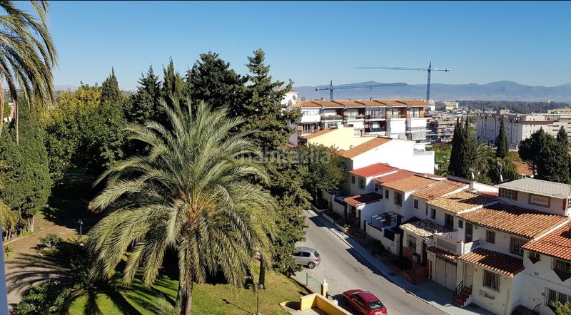 Foto 8d57ed81-1de2-4f50-9bf1-b8d3de750a96. Alquiler piso claudia en La Colina Torremolinos