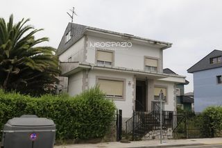 Chalet  Aviación española. Casa chalet en aviación española  lugo