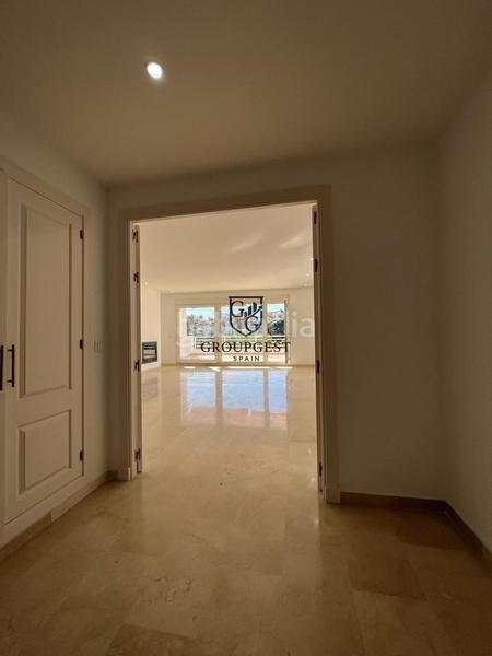 Foto 882d9c56-6983-49b3-96ad-367cbdf539b8. Piso en venta exclusivo piso con vistas al mar en Benalmádena