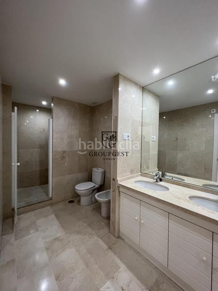 Foto 8efcb1f2-cafd-4673-8d0f-b5a2e5b4be58. Piso en venta exclusivo piso con vistas al mar en Benalmádena