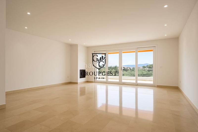 Foto 92fd893a-0225-4376-906c-db7cdc9c6df2. Piso en venta exclusivo piso con vistas al mar en Benalmádena