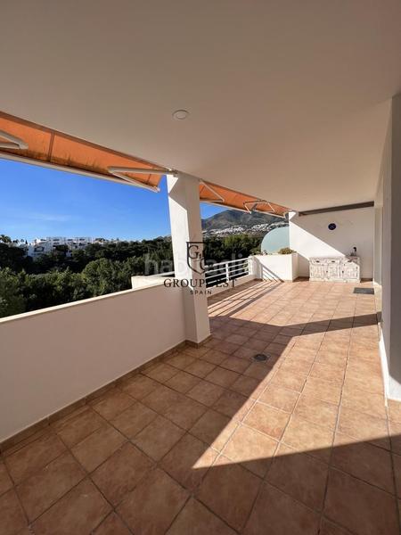 Foto c083b322-2cdd-45f1-8806-f9a3712cc949. Piso en venta exclusivo piso con vistas al mar en Benalmádena