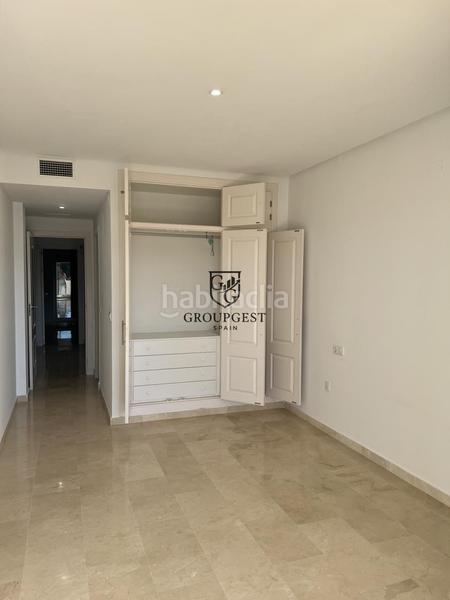 Foto d63f5ddc-3122-4cf1-a8e6-e1075287507c. Piso en venta exclusivo piso con vistas al mar en Benalmádena