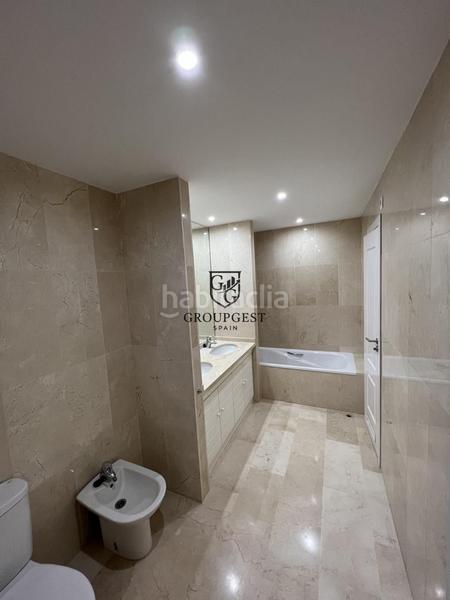 Foto da114a14-c43d-4f01-8cc0-e83357ce8a6a. Piso en venta exclusivo piso con vistas al mar en Benalmádena