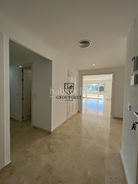 Foto df611b43-2380-4734-ad81-e9499739fd35. Piso en venta exclusivo piso con vistas al mar en Benalmádena