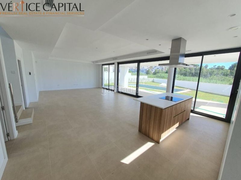 Foto a0430aec-1013-4391-8107-827d6273b02f. Casa amb piscina a El Castillo Manilva