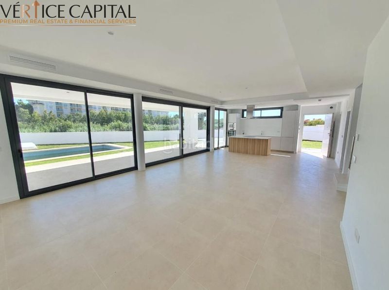Foto f2dbafdd-84ea-40f3-818e-b6c599ff0251. Casa amb piscina a El Castillo Manilva