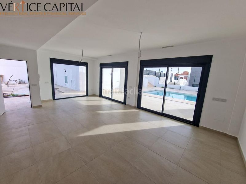 Foto 717e6200-d66a-4246-b4da-3d5aa3e2bc18. Casa amb piscina a El Castillo Manilva