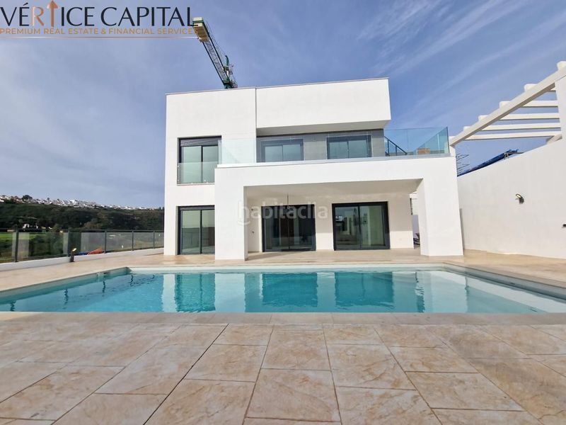 Foto be34a024-753e-4f1e-871c-c047dd5cb5ab. Casa amb piscina a El Castillo Manilva
