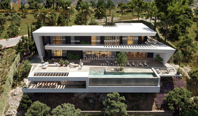 Foto ea4f5b5e-b2c2-4a9e-b0f3-fa2b90fd9db7. Casa amb aparcament piscina a Parque Central Estepona