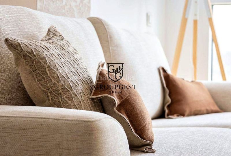 Foto 03d67f1b-e52a-4835-9f43-f0f87f9b09bb. Lloguer pis amb calefacció aparcament piscina a Martiricos - La Roca - La Rosaleda Málaga