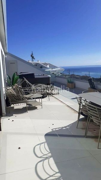 Foto 6d5edbe6-5fdf-4cfd-a52e-305aeb221762. Apartament amb aparcament piscina a Las Gaviotas - Carvajal Fuengirola