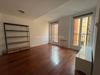 Rent Flat  Trafalgar