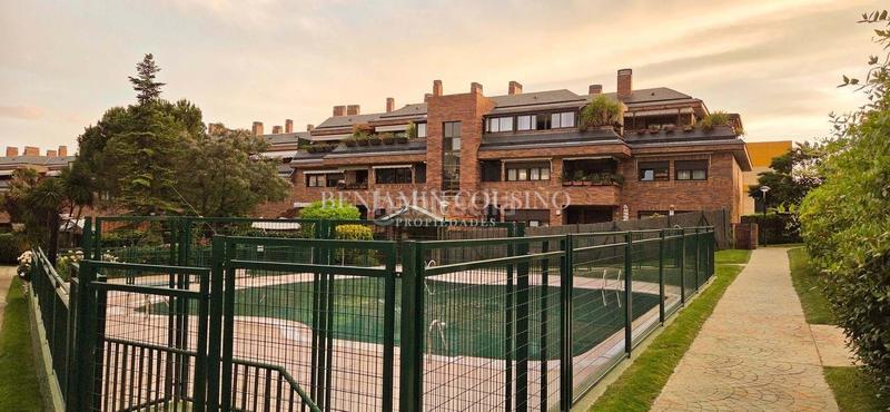 Foto acebfc5b-0779-4ec5-83a6-f195a2303065. Lloguer àtic amb aparcament piscina a El Pinar-Punta Galea Rozas de Madrid (Las)