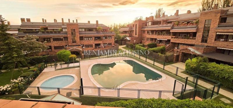 Foto c210f818-8562-461b-b77c-cf776e9c7bff. Lloguer àtic amb aparcament piscina a El Pinar-Punta Galea Rozas de Madrid (Las)