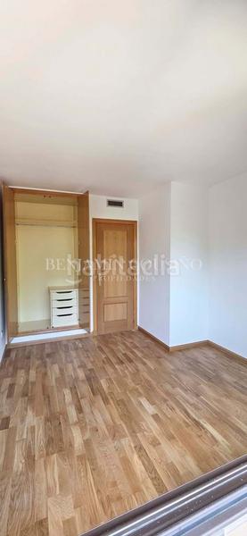 Foto 88900dab-fd66-49f8-a8c5-a2a62711b5fc. Location attique avec parking piscine dans El Pinar-Punta Galea Rozas de Madrid (Las)