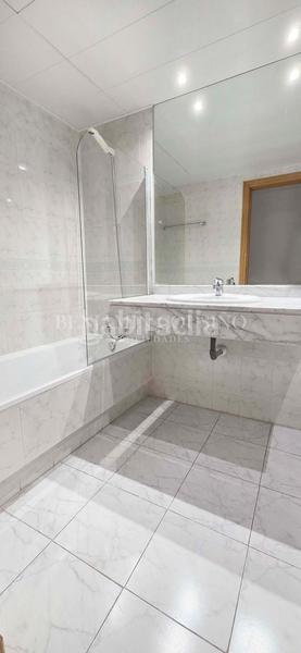 Foto 81d19a33-2cb1-47aa-b5f6-e27719bde633. Rent penthouse with parking pool in El Pinar-Punta Galea Rozas de Madrid (Las)