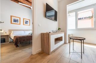 Rent Apartment in Carrer d'espinach 11. El alojamiento cuenta con cocina totalmente equipada