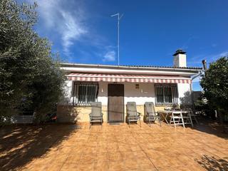 Casa a Can Parellada. Chalet independiente, para dos familias