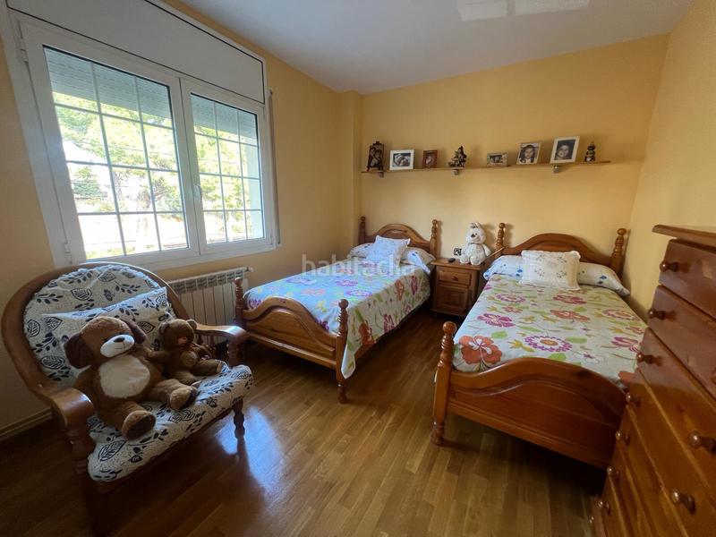 Foto 2b81d84e-c400-4b8d-bfc9-4036f5579f91. Chalet ¡torre a cuatro vientos para dos familias! en Barberà del Vallès