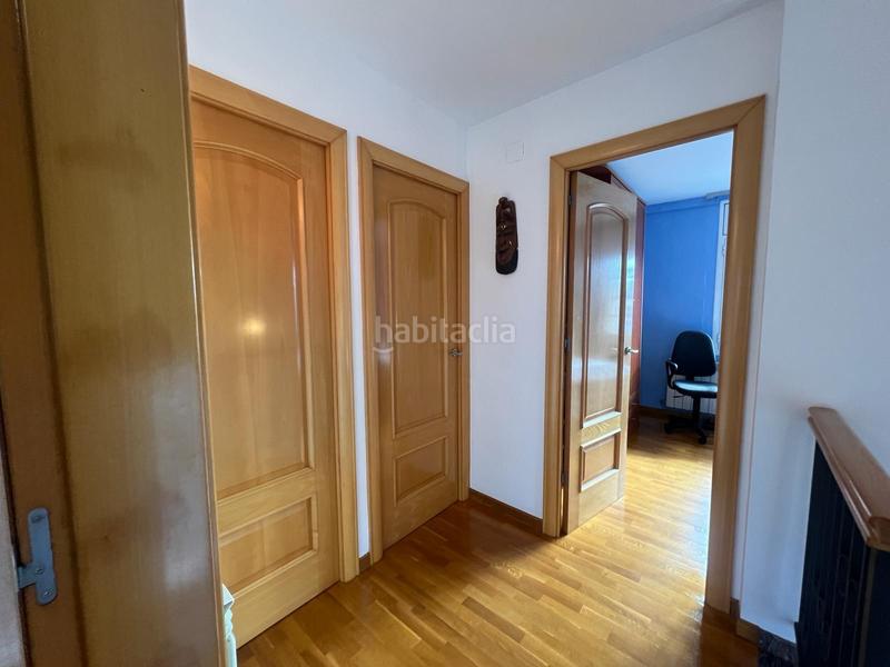 Foto 5cb7ce94-7513-44f8-a113-02a69a099dc4. Chalet ¡torre a cuatro vientos para dos familias! en Barberà del Vallès