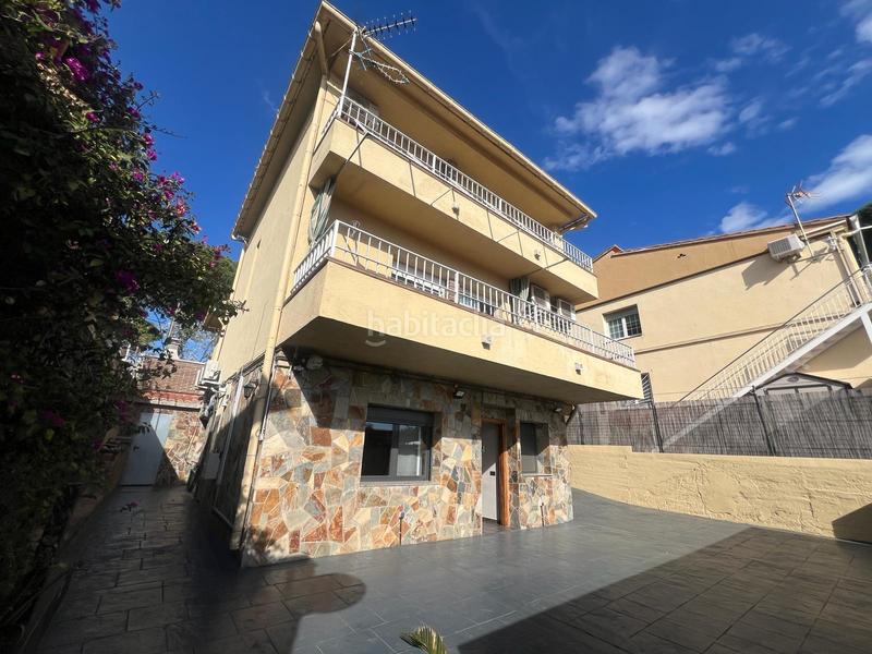 Foto d17f2f1a-bafd-4098-bfe1-6e72e0585c85. Chalet ¡torre a cuatro vientos para dos familias! en Barberà del Vallès