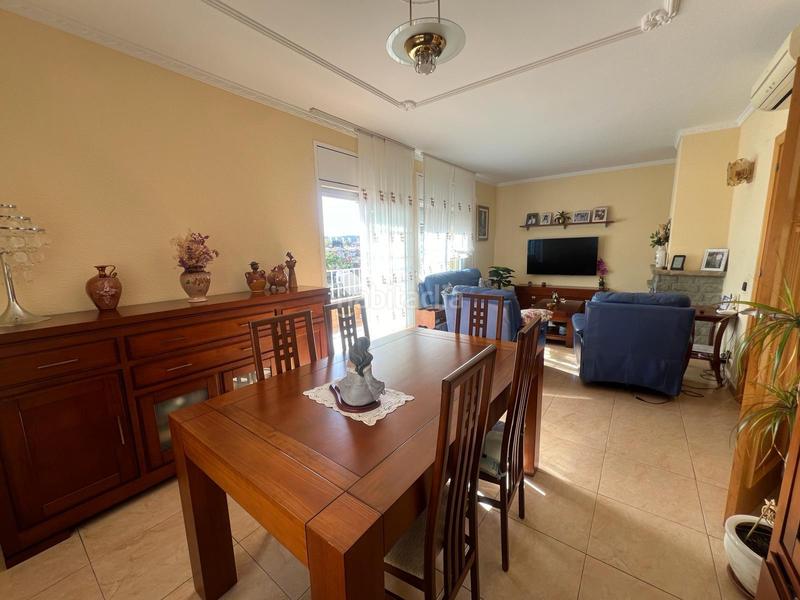 Foto f3f9ace4-2d87-4929-bb04-60006887312a. Chalet ¡torre a cuatro vientos para dos familias! en Barberà del Vallès