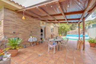 Chalet in Ullastrell. ¡oportunidad para dos viviendas!