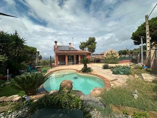 Xalet a Vilanova del Valls. Oportunidad chalet con pisicna y para dos familias.