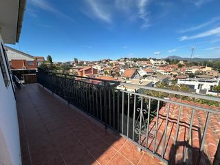 Xalet a Can Parellada. Chalet independiente, para dos familias