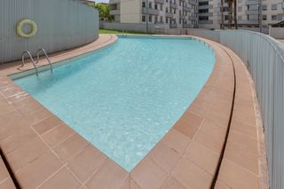 Appartamento  Carrer de cervantes. Piso luminoso con balcón, piscina y parking incluido