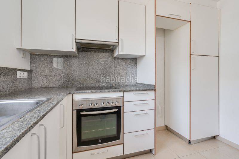 Foto 188ab021-6f01-47a5-aed1-8a07fa040178. Flat with heating parking pool in Centre Sabadell