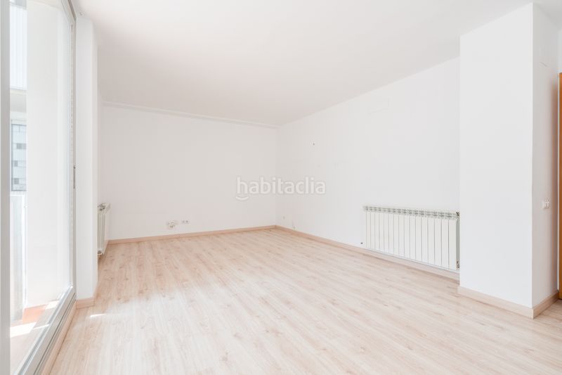 Foto 57e2e9a4-dd46-4ca2-a539-bbcd81b3facd. Flat with heating parking pool in Centre Sabadell