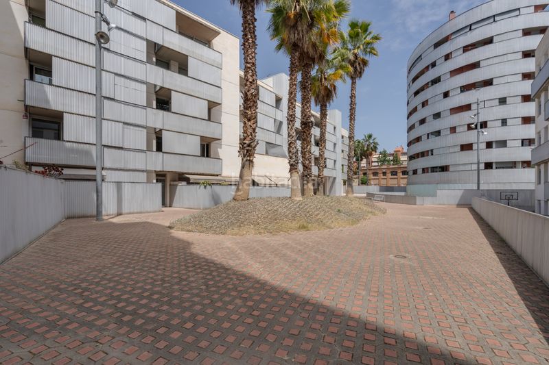 Foto 75c0f180-3113-4a1f-8c4b-02e367794a5c. Flat with heating parking pool in Centre Sabadell
