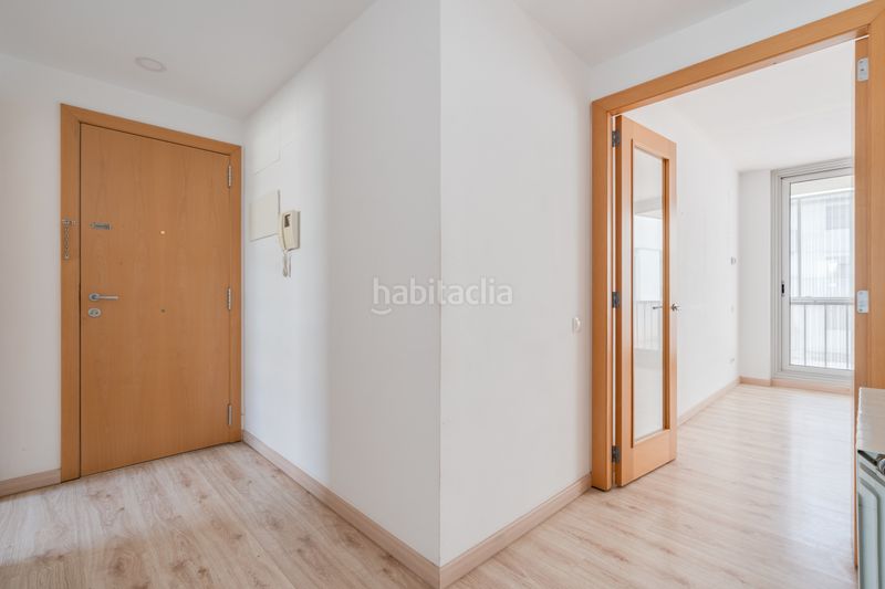 Foto b5c30206-04c9-4510-a43e-566d6a77f1fb. Flat with heating parking pool in Centre Sabadell