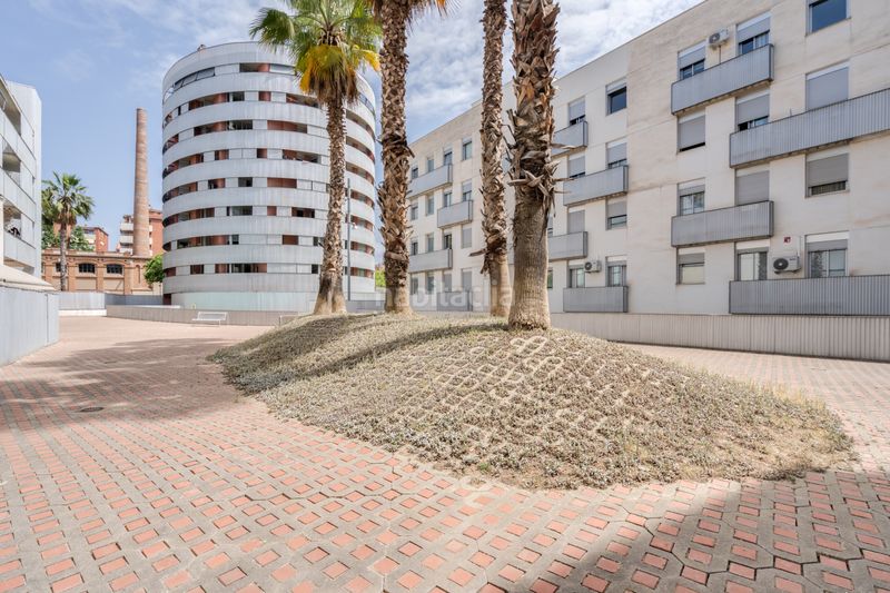 Foto b6dd840e-2a0e-4d40-8b93-70b46afdec6f. Flat with heating parking pool in Centre Sabadell