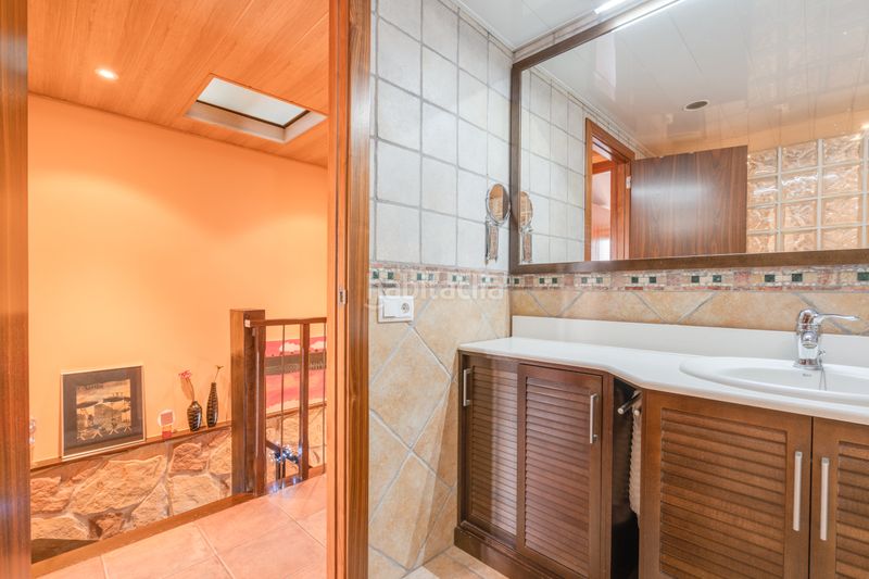 Foto ad310dae-6cb0-4552-b6e8-433e080dd5c9. Casa amb xemeneia calefacció a Torrent del Capellà Sabadell