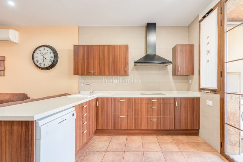 Foto e1542207-54d0-4bca-9853-453b94acc4f1. Casa amb xemeneia calefacció a Torrent del Capellà Sabadell