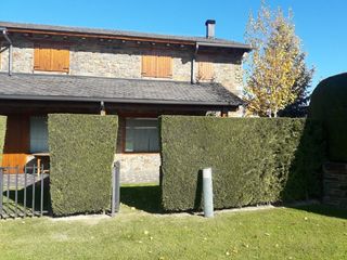 Semi detached house in Avinguda del Segre 21