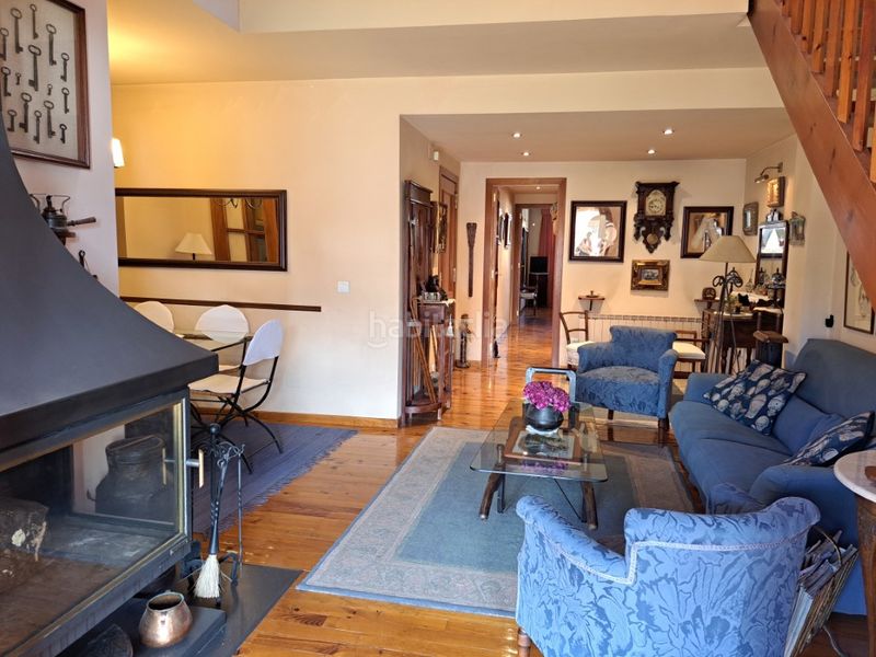 Foto b8fb2948-bc81-4e0c-8df7-1bd5ca37f2ac. Rent duplex in plaça manjolet 2 in Puigcerdà