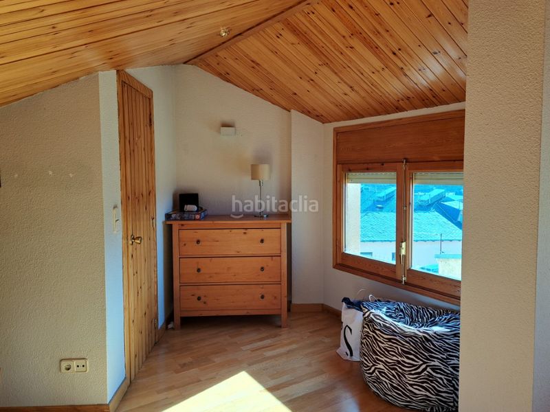Foto 0f76256e-7e29-4d5f-b36c-6fd0cd9abb05. Rent duplex in avinguda de catalunya 39 in Puigcerdà
