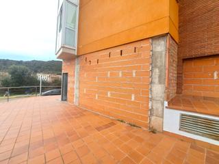 Business premise in Carrer alzina 2. Local con opción de vivienda