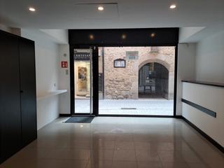 Lloguer Local Comercial a Carrer de les escoles pies 32. Amplio