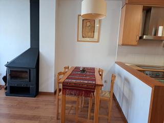 Lloguer Apartament  Avinguda d' alp 124. Acogedor