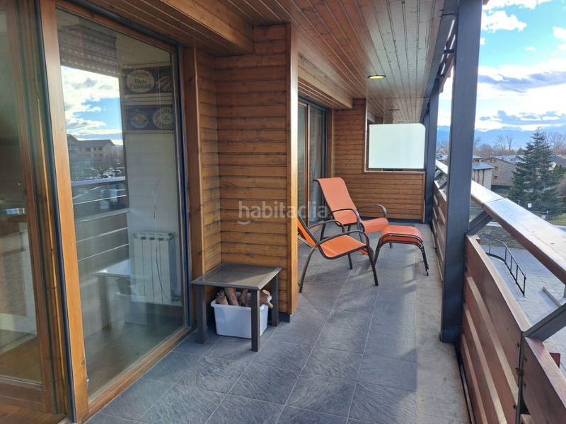 Foto 522ecf41-740b-4818-911e-e09b66ee5b3f. Pis amb xemeneia calefacció aparcament a Llívia