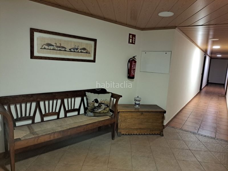 Foto 76041bf0-d9e9-471f-b1c0-26636e642262. Pis amb xemeneia calefacció aparcament a Llívia