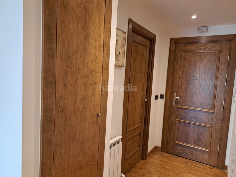 Foto 80d0f592-2169-45d4-b4eb-720f3b93751a. Pis amb xemeneia calefacció aparcament a Llívia