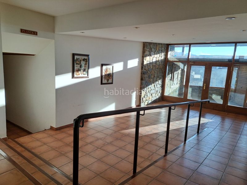 Foto ab6ba6ef-ca5e-4c84-9404-c23a03e3fba5. Pis amb xemeneia calefacció aparcament a Llívia