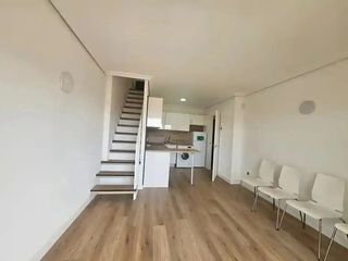 Apartment  Carrer d'isaac albéniz 13. Bonito y soleado dúplex con gran terraza privada y piscina comun