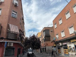 Lloguer Pis  Calle emilio raboso. Se alquila piso bajo de dos dormitorios